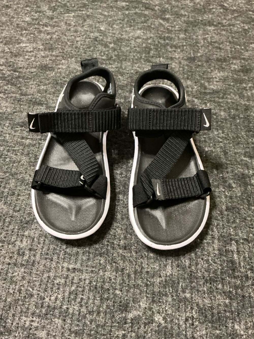 Nike Vista Sandal Casual Shoes Womens Size 6 Black White Strappy